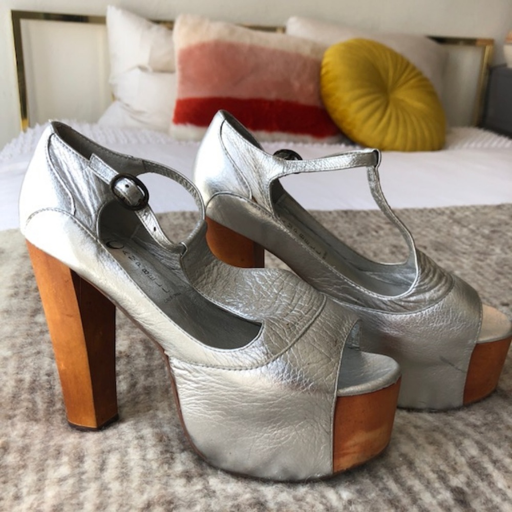Jeffrey Campbell "Foxy" Silver Lita Sandals - 6
